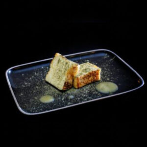 Torrija, te matcha y crema de yuzu